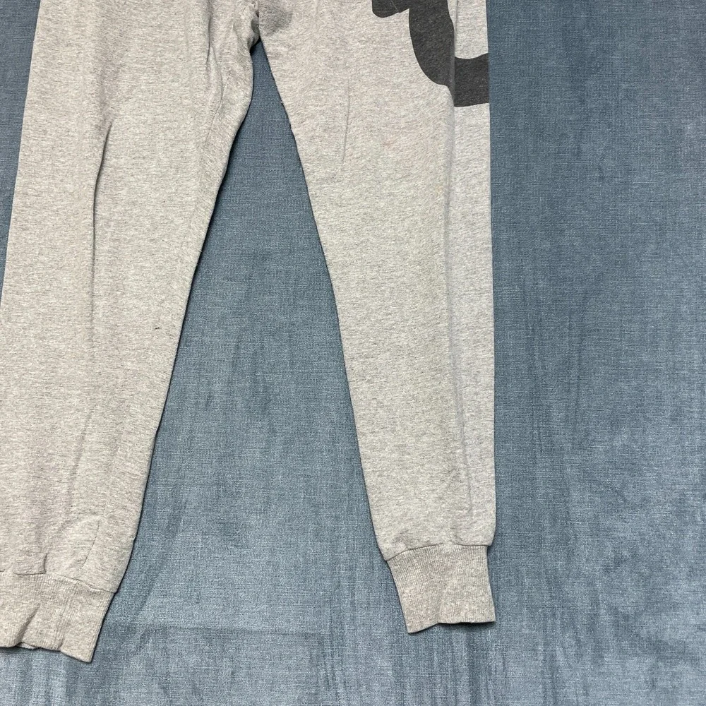 True Religion Loungewear Pants Mens 30x29.5 Gray Logo Fleece Lined Tapered Leg